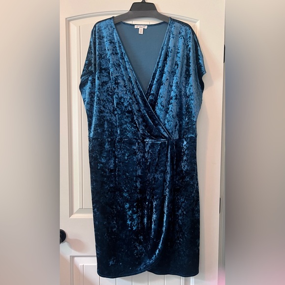 London Style Dresses & Skirts - London Style Size 24W Crushed Velvet Faux Wrap Skirt Short Sleeve Mini Dress